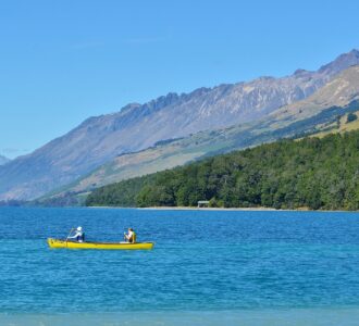 lake-wakatipu-novy-zeland-kukabara